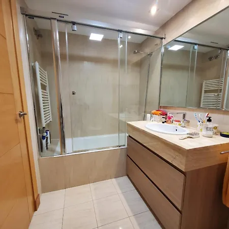 Con Piscina Y Sauna Couette-café