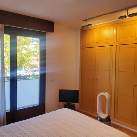 Con Piscina Y Sauna Couette-café Sant Cugat del Vallès