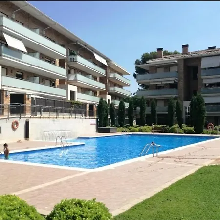 Con Piscina Y Sauna Couette-café