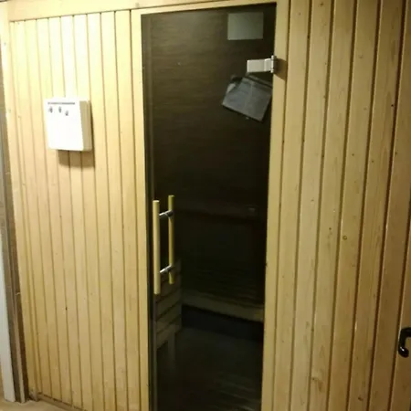 לינה וארוחת בוקר Con Piscina Y Sauna *